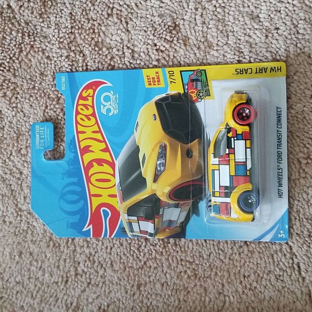 Hot wheels legends tour collectable mechanix gloves and car